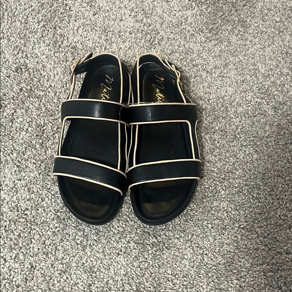 Matisse Black Sandals with Cream Accents size 9 EUC